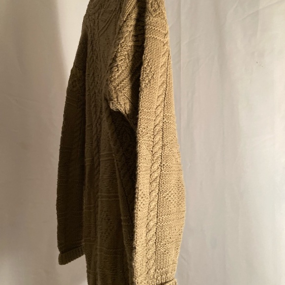 Hand knit sweater large weathervane - Picture 16 of 16